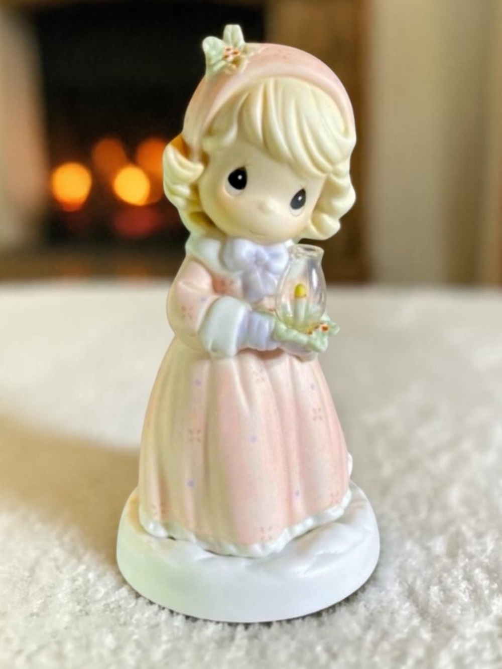 Vintage Precious Moments MAKING SPIRITS BRIGHT 1995 Figurine